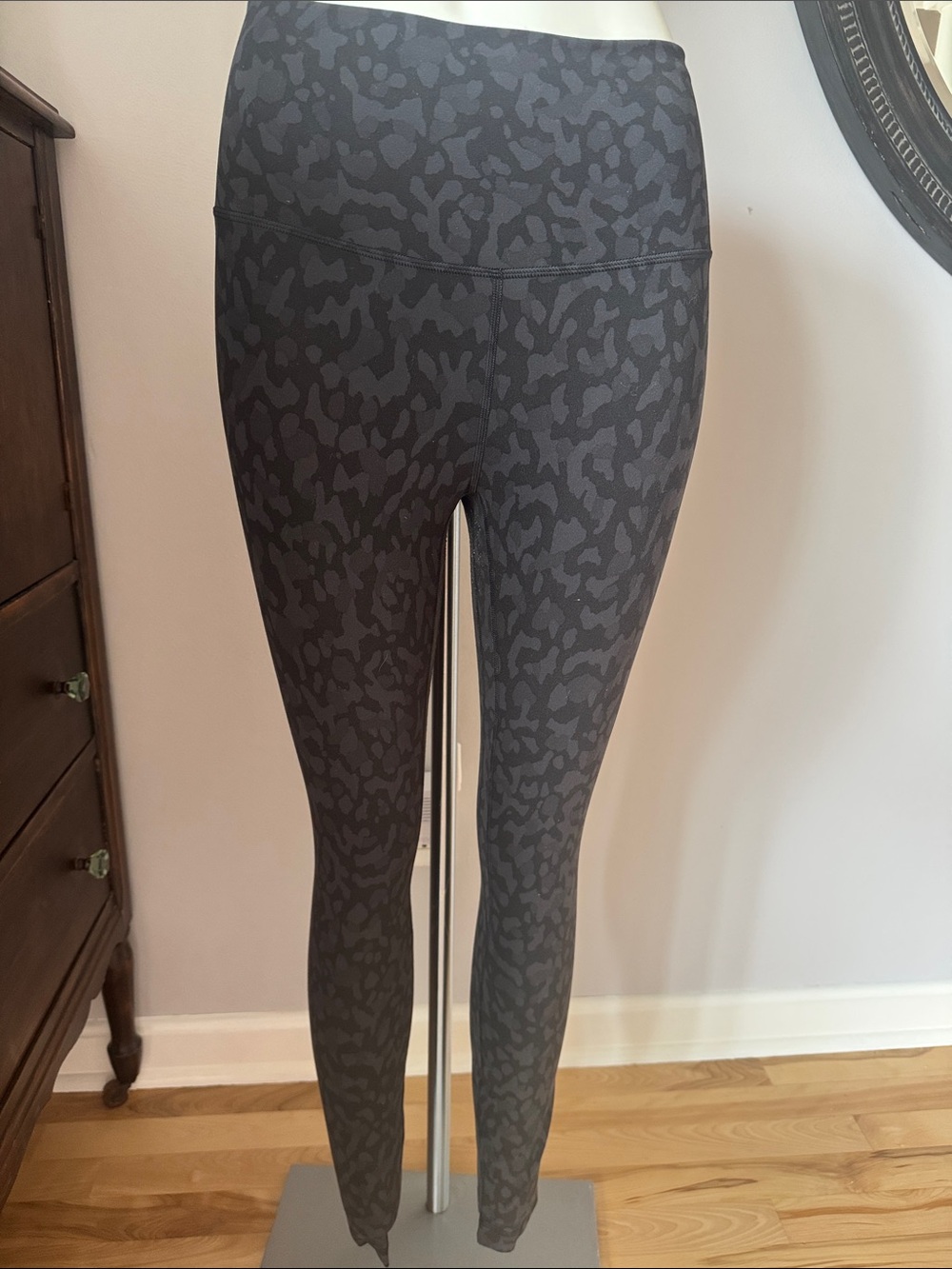 Lululemon High-Waist Charcoal Animal Print Leggings Size 6